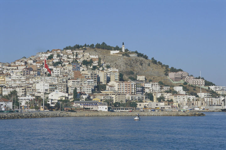 View W to vacation housing and the statue of Atatürk